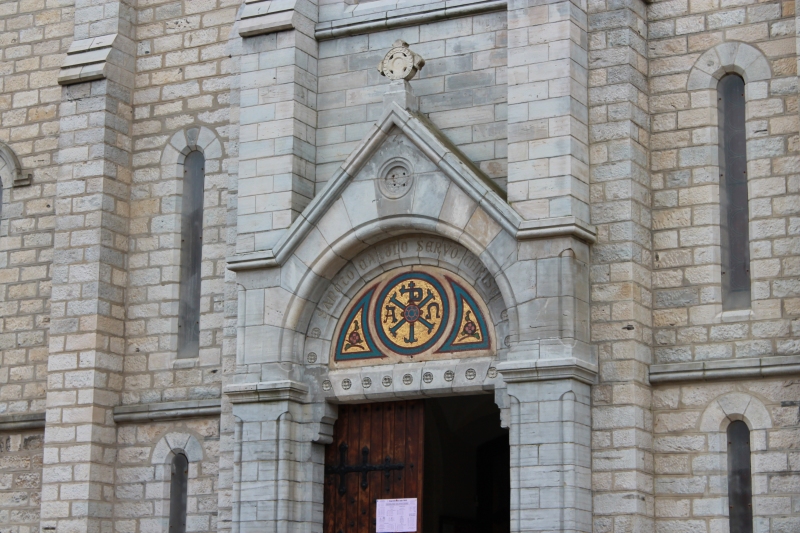 Église<br /><span class="gloock"> Saint-Charles</span>