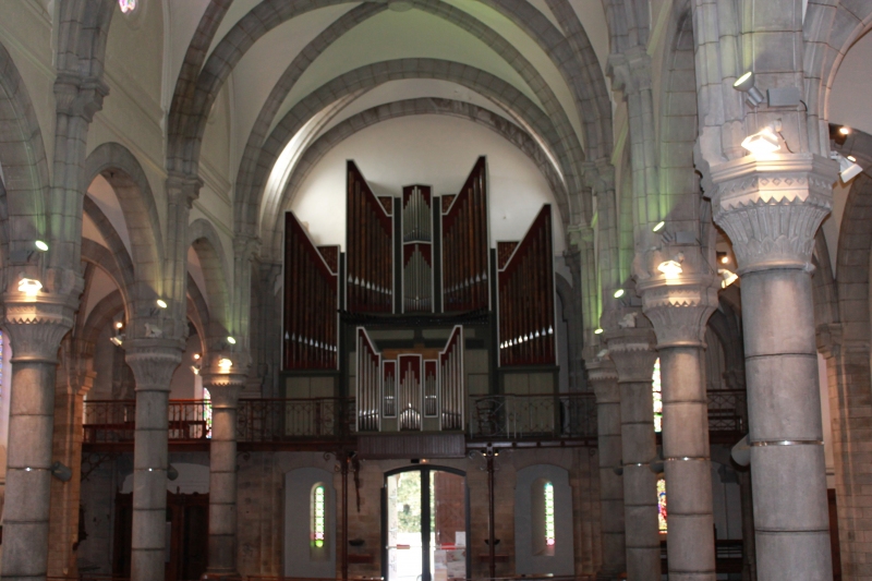 Église<br /><span class="gloock"> Saint-Charles</span>