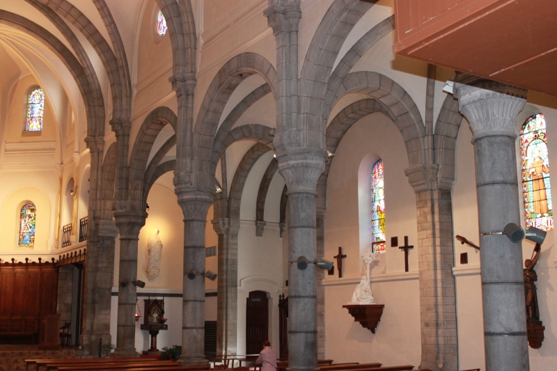 Église<br /><span class="gloock"> Saint-Charles</span>