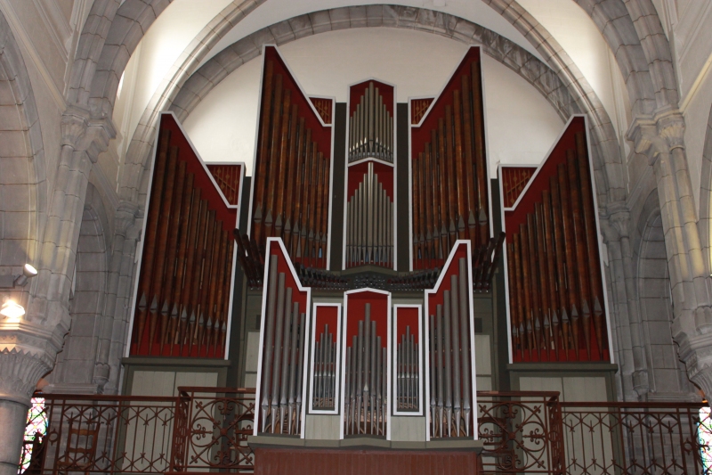 Église<br /><span class="gloock"> Saint-Charles</span>