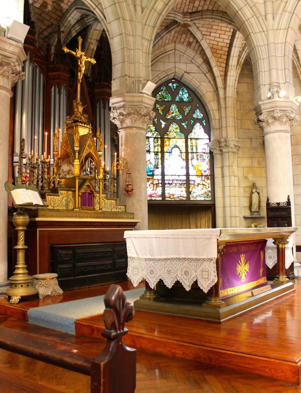Église<br /><span class="gloock"> Sainte-Eugénie</span>