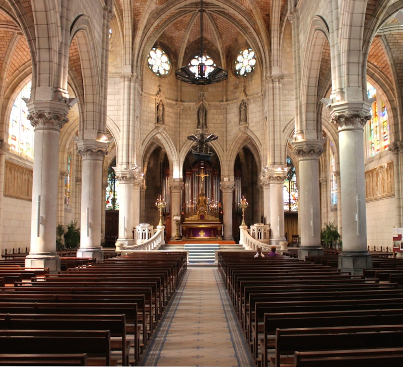 Église<br /><span class="gloock"> Sainte-Eugénie</span>