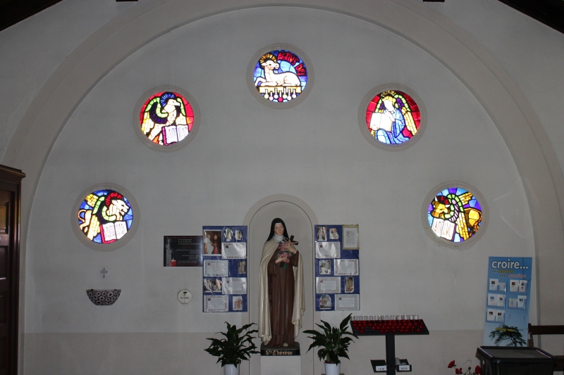Église<br /><span class="gloock"> Sainte-Thérèse</span>