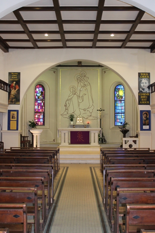 Église<br /><span class="gloock"> Sainte-Thérèse</span>