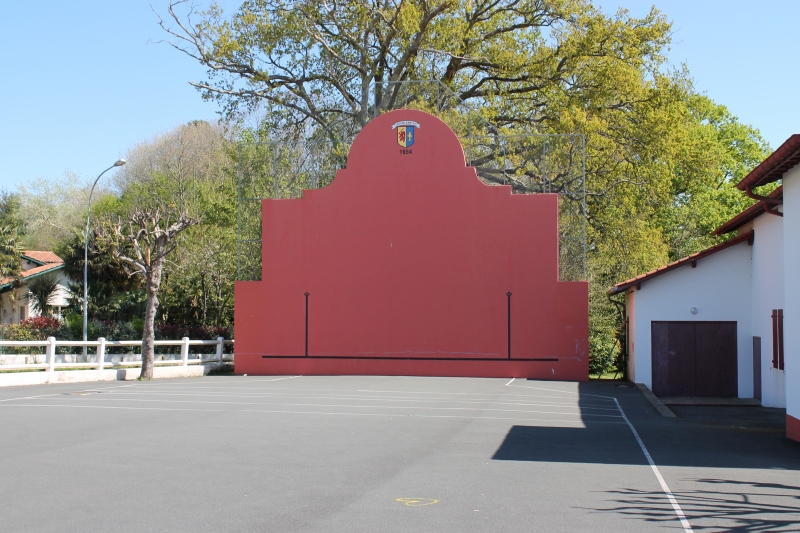 Église<br /><span class="gloock"> Sainte-Thérèse</span>