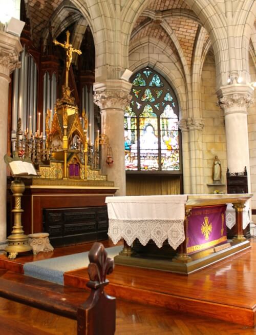 Église<br /><span class="gloock"> Sainte-Eugénie</span>