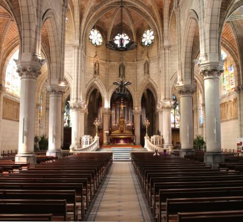 Église<br /><span class="gloock"> Sainte-Eugénie</span>