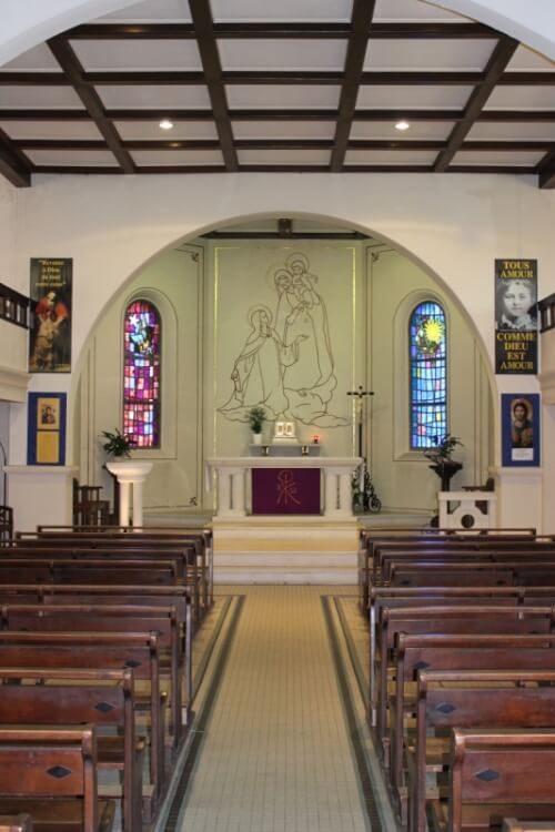Église<br /><span class="gloock"> Sainte-Thérèse</span>